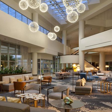 Sheraton Arlington Hotel Exterior photo